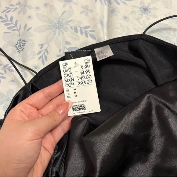 H&M Black Mini Dress - Picture 2 of 3